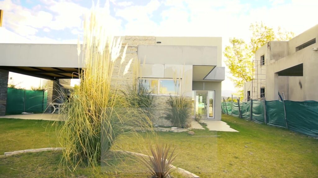 CASA-EN-VENTA-CORREGIDO-frame-at-0m4s